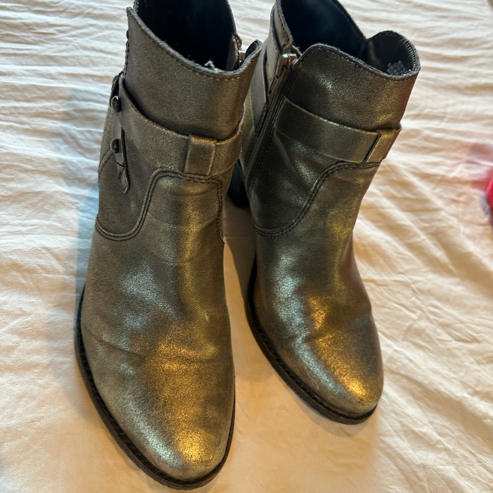 Otbt metallic gold boots • bexar • size 8.5